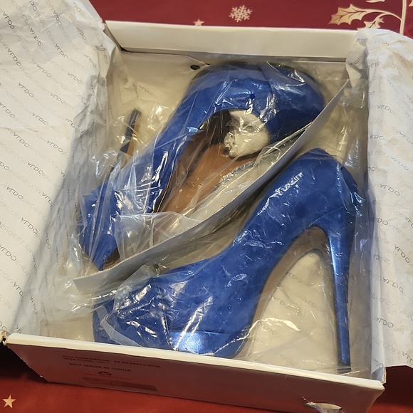 BLUE HEELS - Picture 6 of 6
